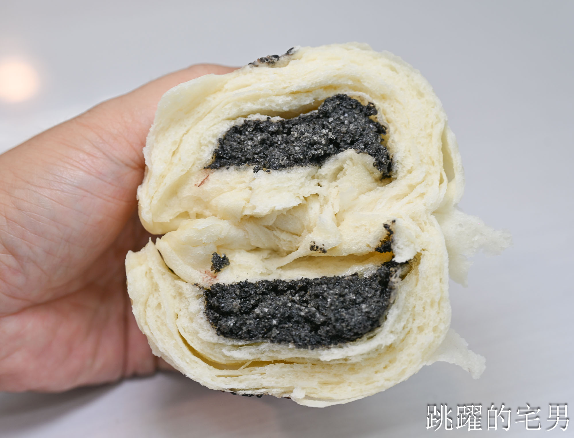 [花蓮美食推薦]雷記饅頭-連吃3天? 30種口味真的吃不完!  限量酒釀餅、九層塔烙餅必吃! 花蓮老麵包子推薦竹筍包