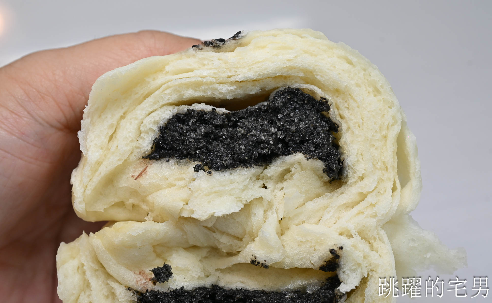 [花蓮美食推薦]雷記饅頭-連吃3天? 30種口味真的吃不完!  限量酒釀餅、九層塔烙餅必吃! 花蓮老麵包子推薦竹筍包