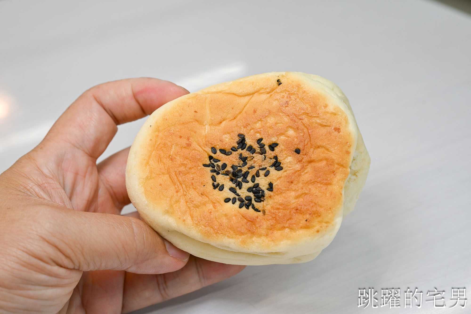 [花蓮美食推薦]雷記饅頭-連吃3天? 30種口味真的吃不完!  限量酒釀餅、九層塔烙餅必吃! 花蓮老麵包子推薦竹筍包