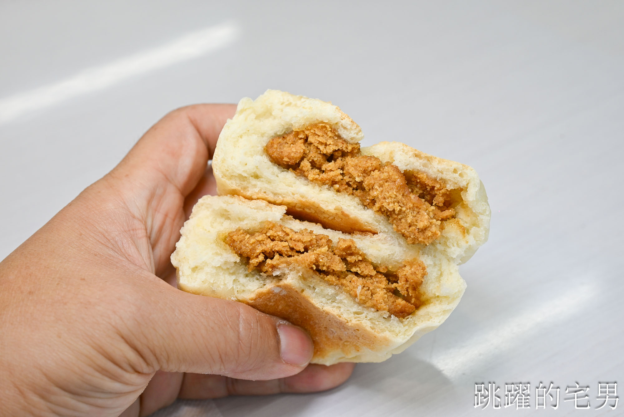 [花蓮美食推薦]雷記饅頭-連吃3天? 30種口味真的吃不完!  限量酒釀餅、九層塔烙餅必吃! 花蓮老麵包子推薦竹筍包