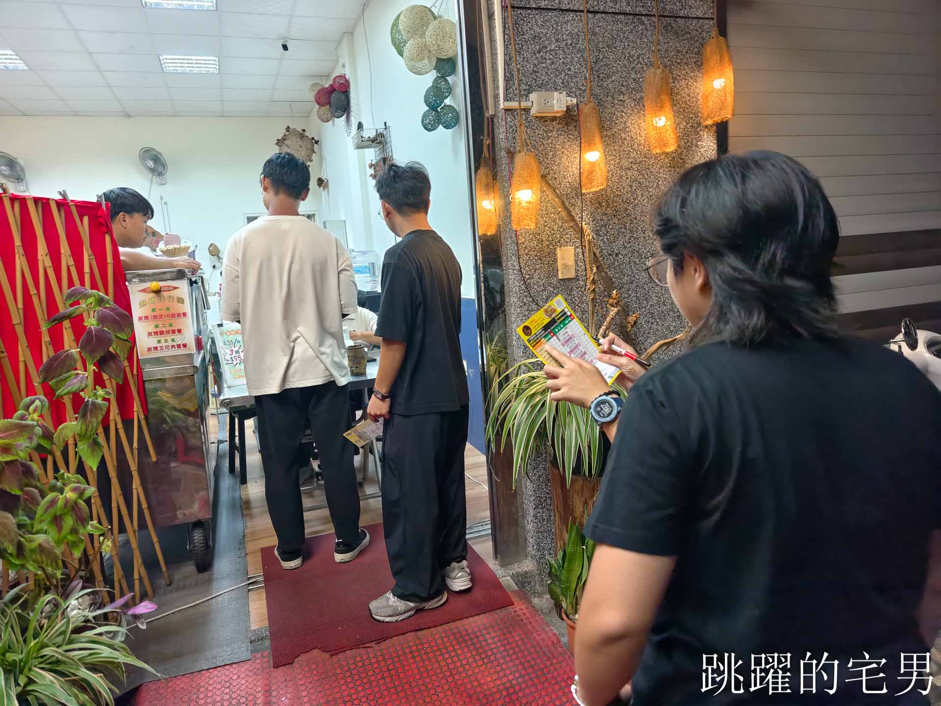 [玉里美食推薦]米達碳烤雞排-曾是193縣道雞排傳說! 碳烤五花肉、 碳烤脆皮雞腿排，炸麻糬也太好吃了吧!