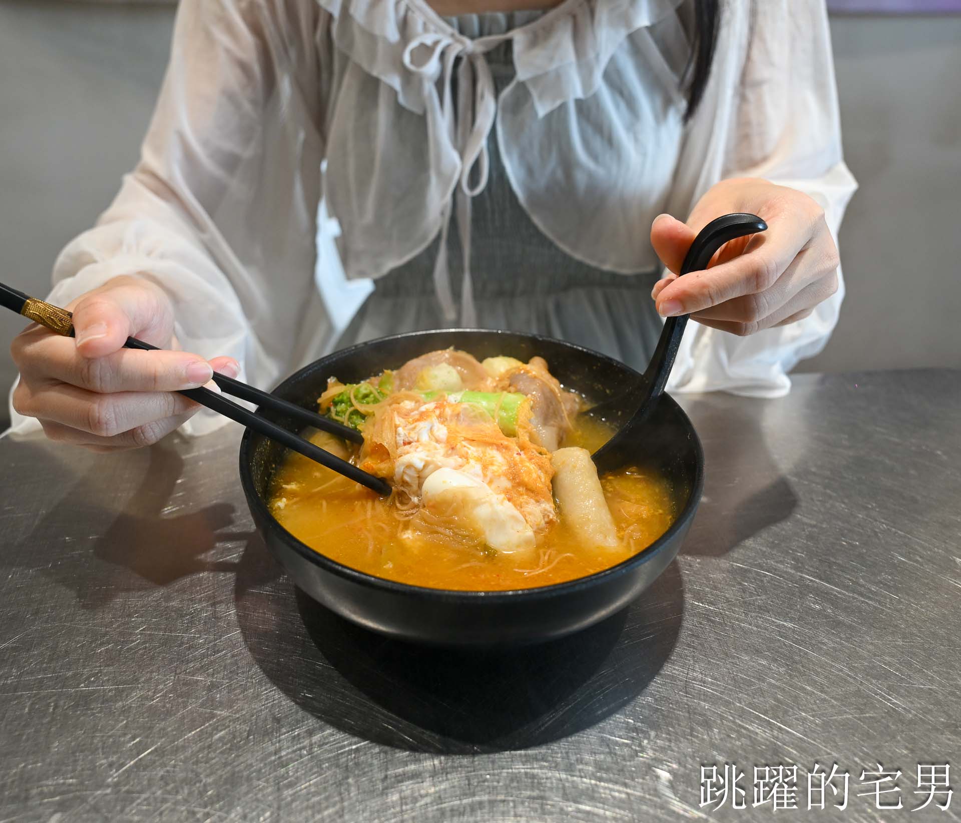 [花蓮早午餐]多樂坊DORAFUN-價格實惠花蓮平價早午餐，選擇多樣小朋友都適合，必點泡菜雞絲麵、QQ鮪魚蛋餅，鮪魚白醬海苔飯糰早午餐，花蓮早餐