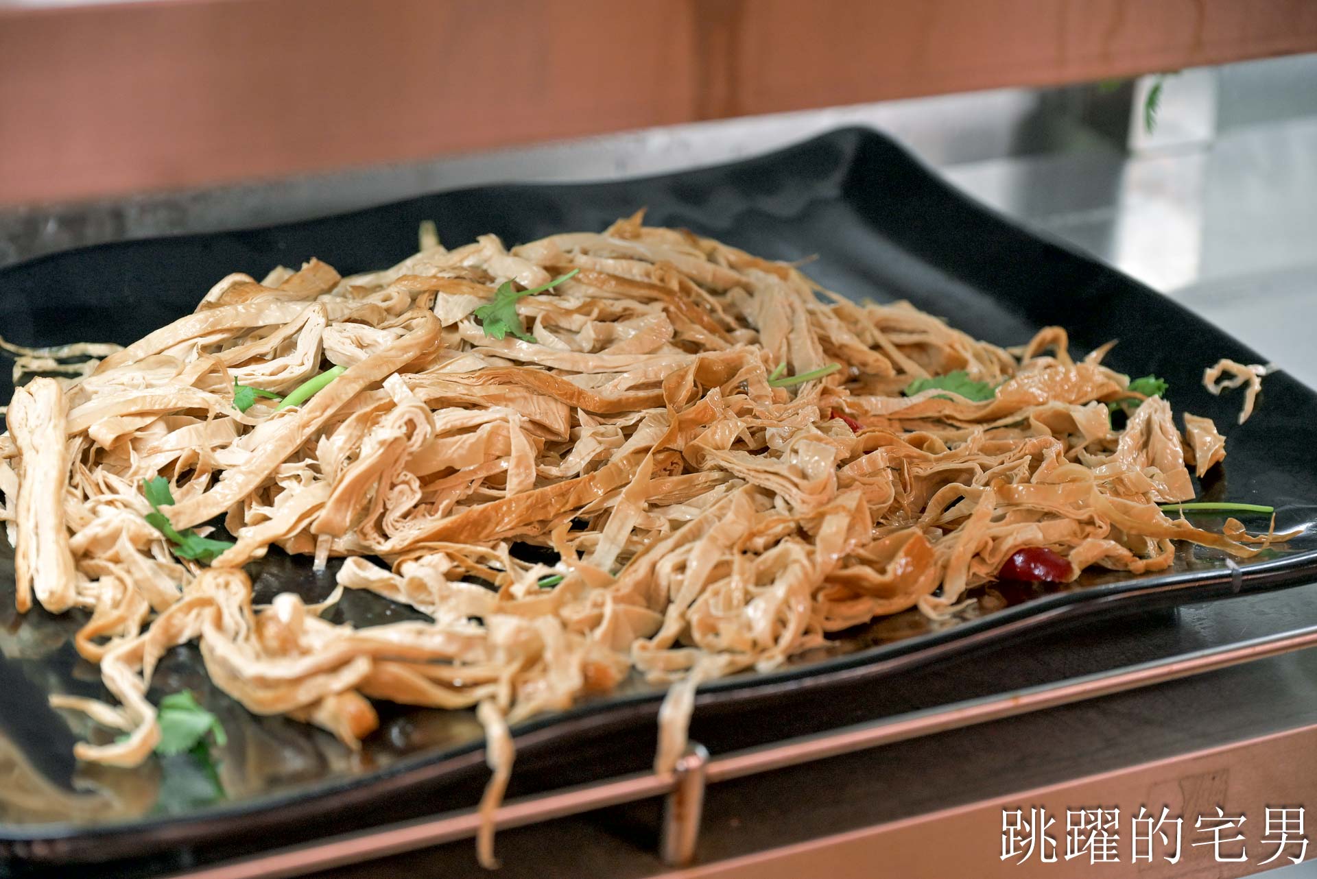 [花蓮美食]海冰灣歡聚牛排館(原胖忠小吃)-花蓮牛排自助吧吃到飽，熱炒、地瓜薯條，三櫃冰品很有誠意