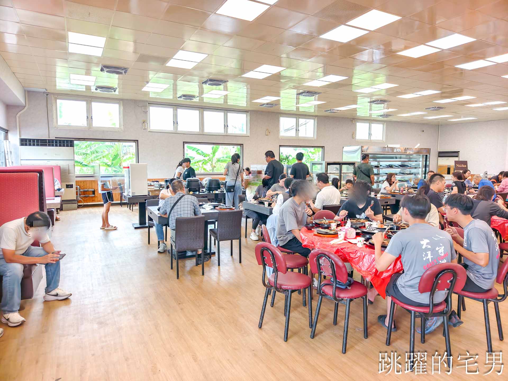 [花蓮美食]海冰灣歡聚牛排館(原胖忠小吃)-花蓮牛排自助吧吃到飽，熱炒、地瓜薯條，三櫃冰品很有誠意
