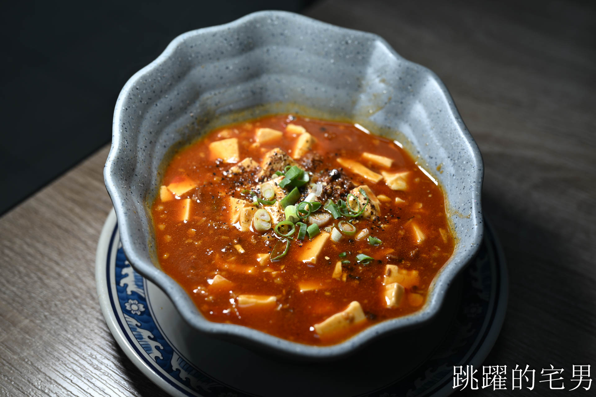 [花蓮宵夜]宵夜人家-這家熱炒蔥油拌麵香到不行! 濃郁牛肉麵、鱸魚蛤蠣湯頭超鮮美! 花蓮熱炒，花蓮美食