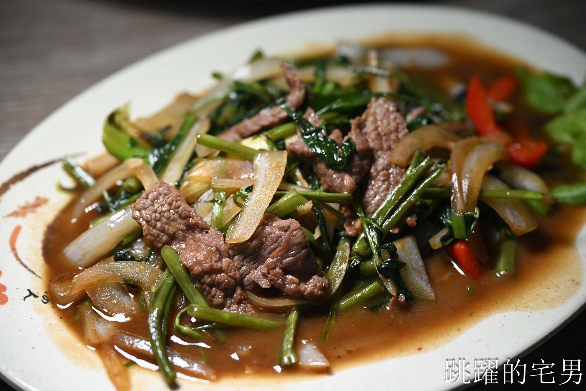 [花蓮宵夜]宵夜人家-這家熱炒蔥油拌麵香到不行! 濃郁牛肉麵、鱸魚蛤蠣湯頭超鮮美! 花蓮熱炒，花蓮美食