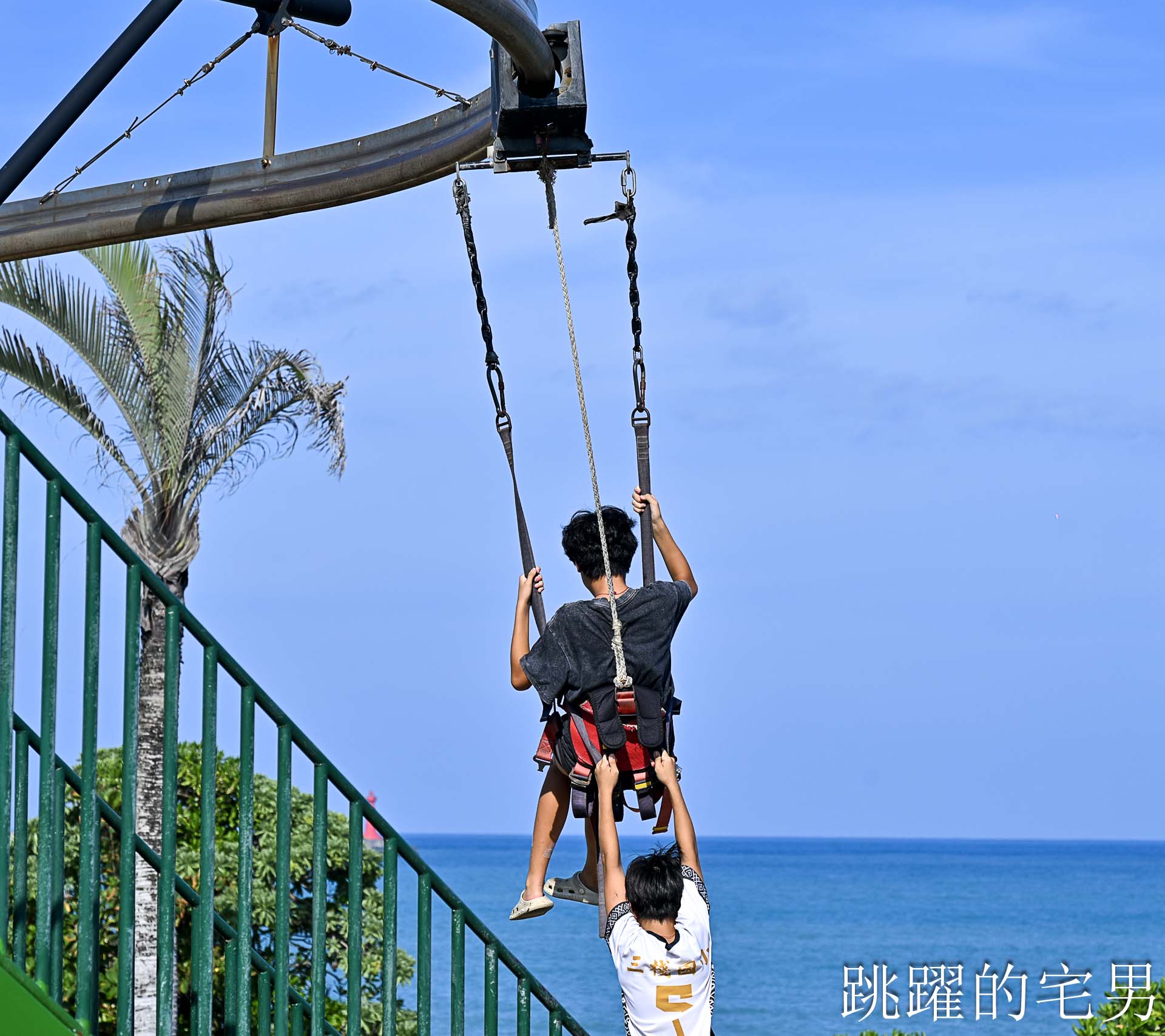 [花蓮親子景點]2026花蓮太平洋公園全新升級-海景第一排免費健身房！晚上開燈很明亮的花蓮共融公園、花蓮看海景點推薦