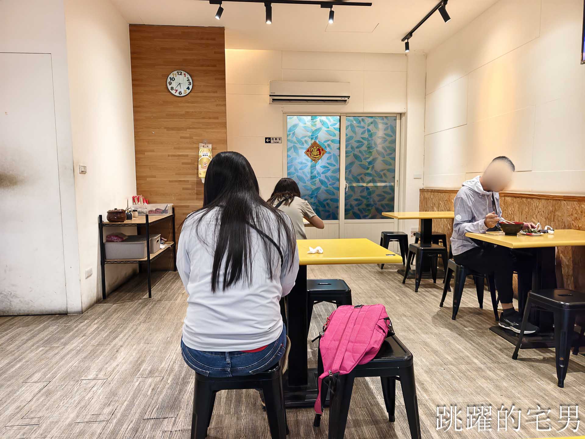 [花蓮美食]東北海魷魚羹新港店-肉羹清湯意外合我口味，大塊滷肉飯鹹香好滋味