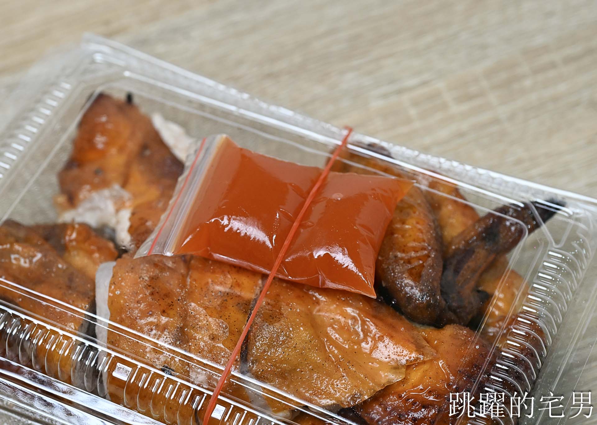 [花蓮美食]味金香烤鴨燒雞店-在地人推薦現切烤雞，油脂香氣很可以，早上重慶市場，下午在吉安