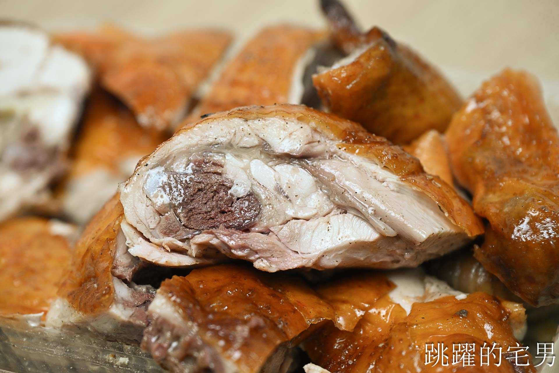 [花蓮美食]味金香烤鴨燒雞店-在地人推薦現切烤雞，油脂香氣很可以，早上重慶市場，下午在吉安