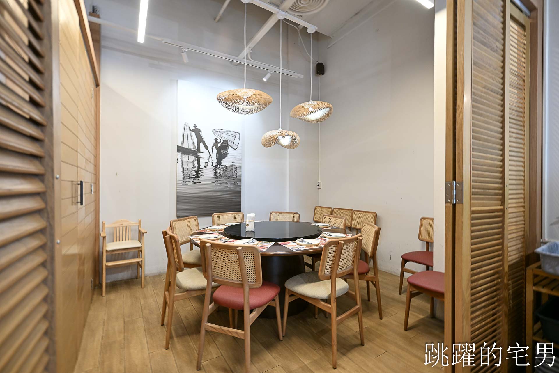 [奇隆站美食]Savoey上味泰餐館 Mercury Ville-泰國官方認證最佳50年曼谷海鮮餐廳，人生吃過最好吃蝦肉餅就在這! 空間舒服還有提供包廂  seafood savoey mercury ville