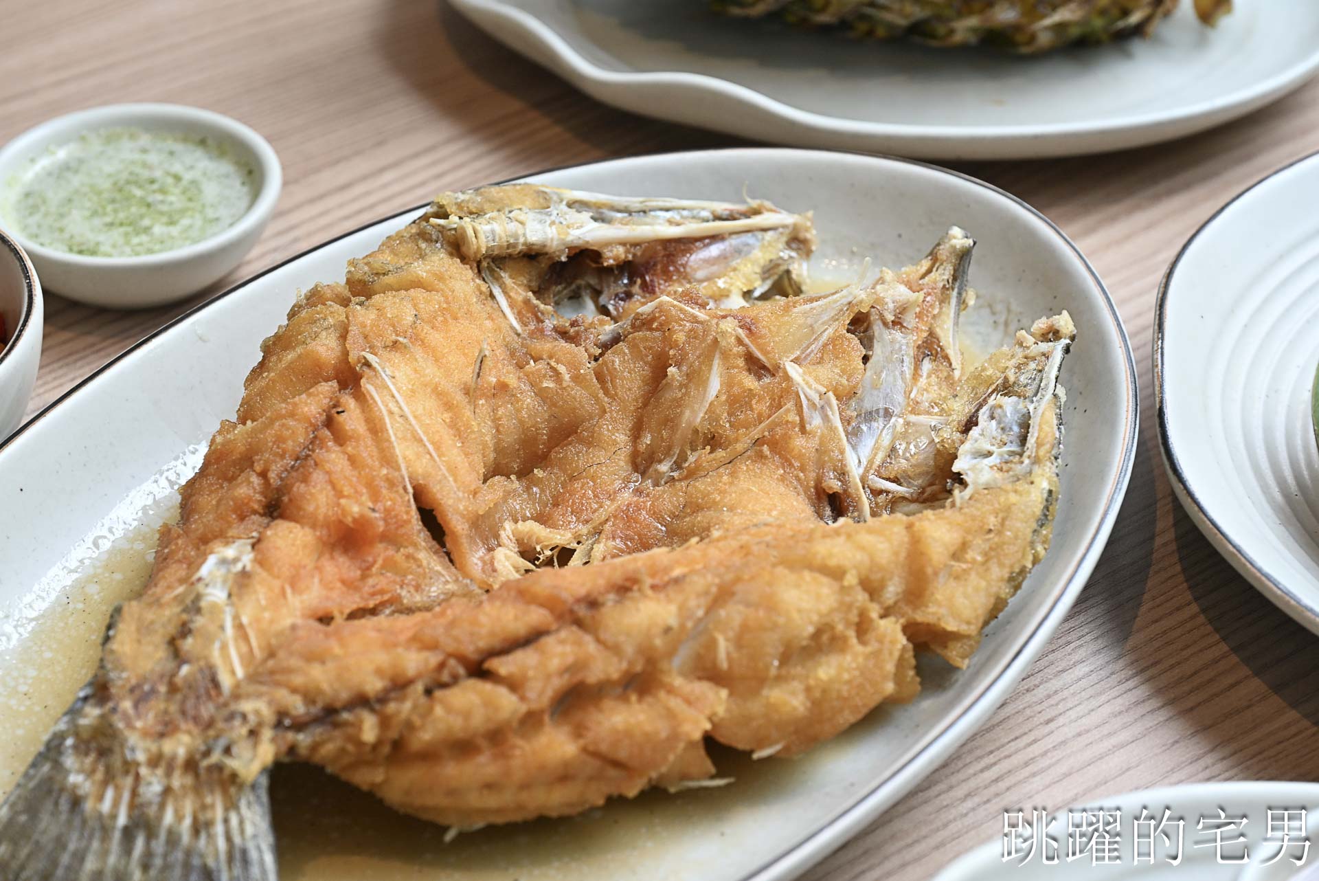 [奇隆站美食]Savoey上味泰餐館 Mercury Ville-泰國官方認證最佳50年曼谷海鮮餐廳，人生吃過最好吃蝦肉餅就在這! 空間舒服還有提供包廂  seafood savoey mercury ville