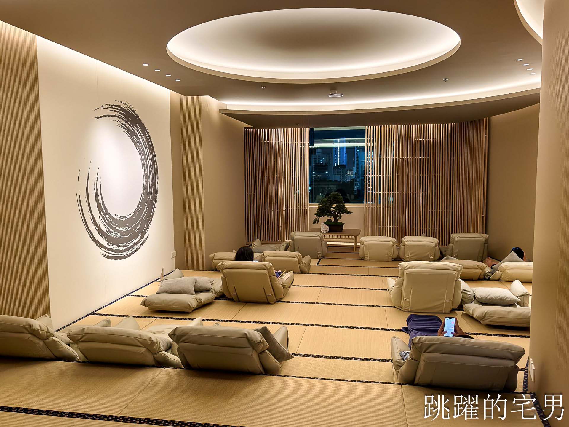 [泰國曼谷飯店推薦]Grande Centre Point Prestige-五星級飯店4天3夜完整體驗，四面佛旁全新五星飯店提供SPA溫泉免費按摩，免費客房服務、親子遊戲區、無邊際游泳池，曼谷四面佛住宿，奇隆站住宿