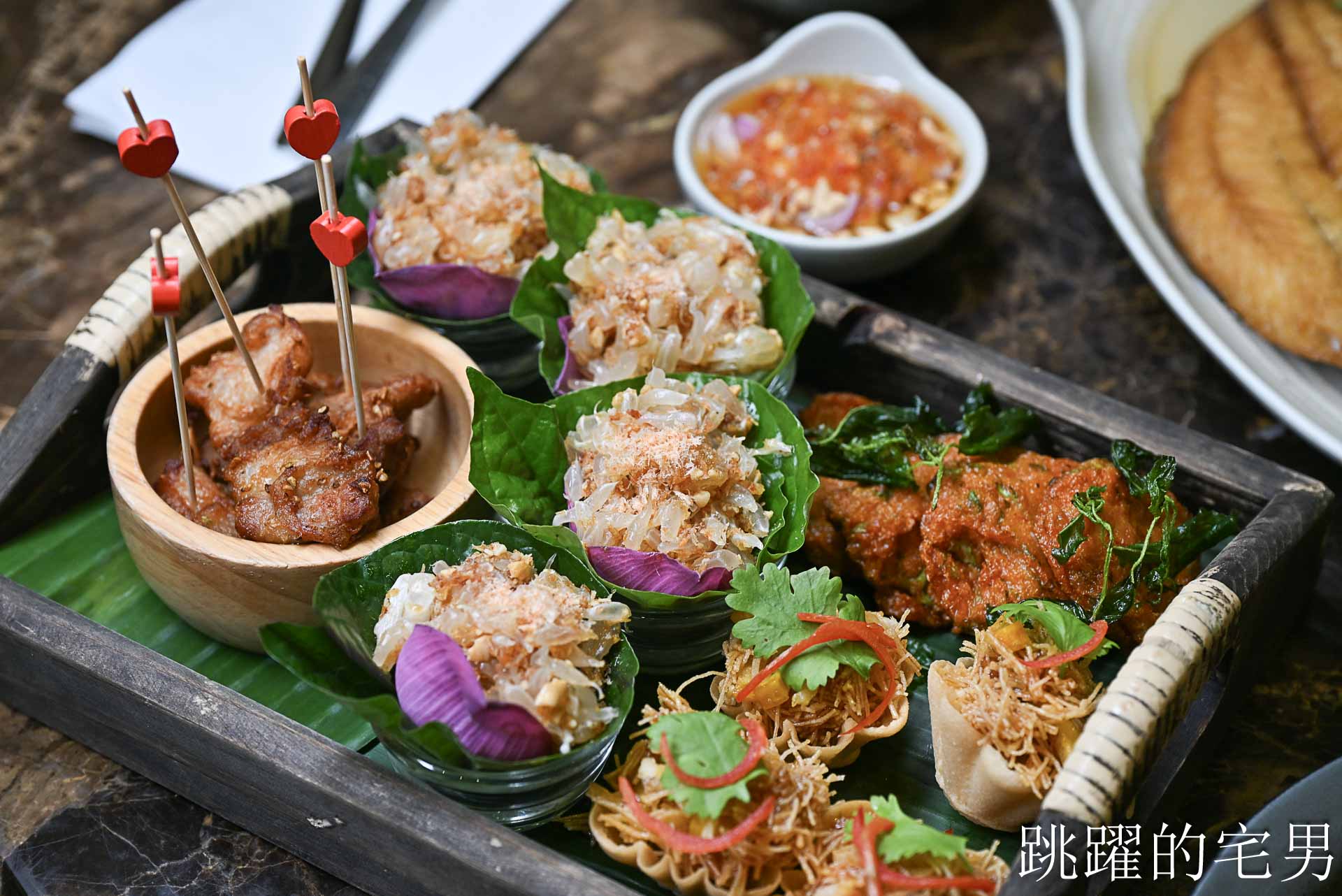 [曼谷美食]Arun Thai Cuisine by SEE FAH-開業90年泰國餐廳，氣派大氣歐式古典高質感空間，烤豬肉也太好吃啦， 走進回憶直上心頭，第一次曼谷住宿就是來這家Grande Centre Point Hotel