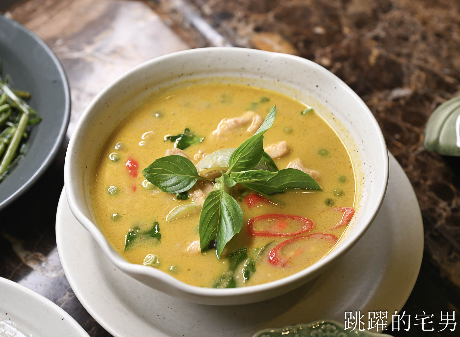 [曼谷美食]Arun Thai Cuisine by SEE FAH-開業90年泰國餐廳，氣派大氣歐式古典高質感空間，烤豬肉也太好吃啦， 走進回憶直上心頭，第一次曼谷住宿就是來這家Grande Centre Point Hotel
