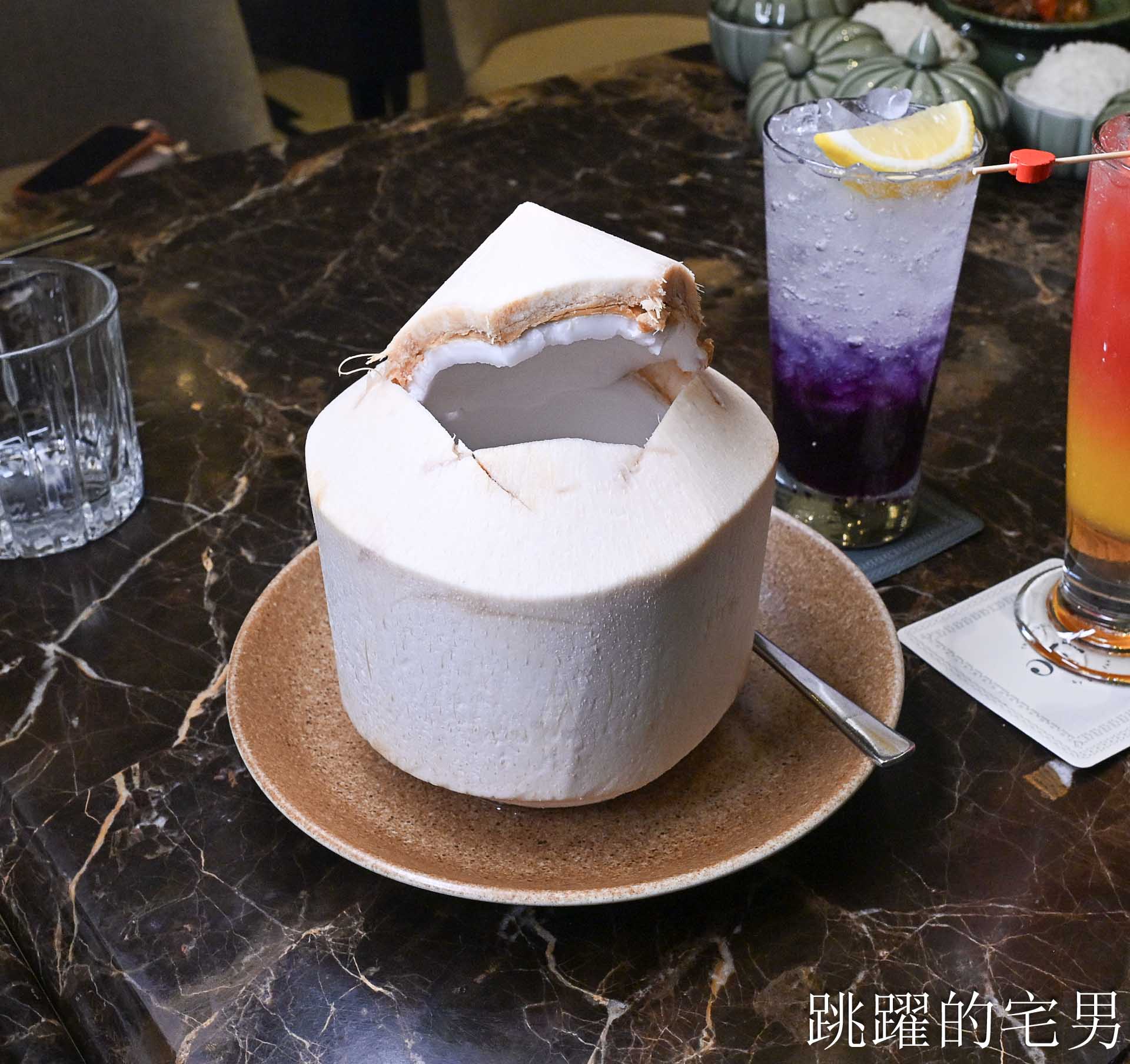 [曼谷美食]Arun Thai Cuisine by SEE FAH-開業90年泰國餐廳，氣派大氣歐式古典高質感空間，烤豬肉也太好吃啦， 走進回憶直上心頭，第一次曼谷住宿就是來這家Grande Centre Point Hotel