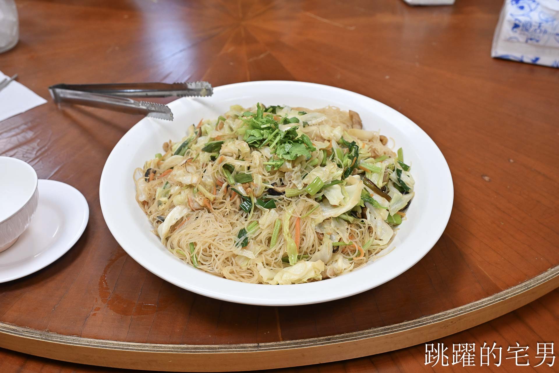 [花蓮有包廂餐廳]原內靜香A灶咖-沒招牌全場就1桌，最好喝蛋花湯居然在這裡?! 免收開瓶費沒招牌家庭式投幣卡拉OK，花蓮唱歌餐廳推薦，無菜單料理