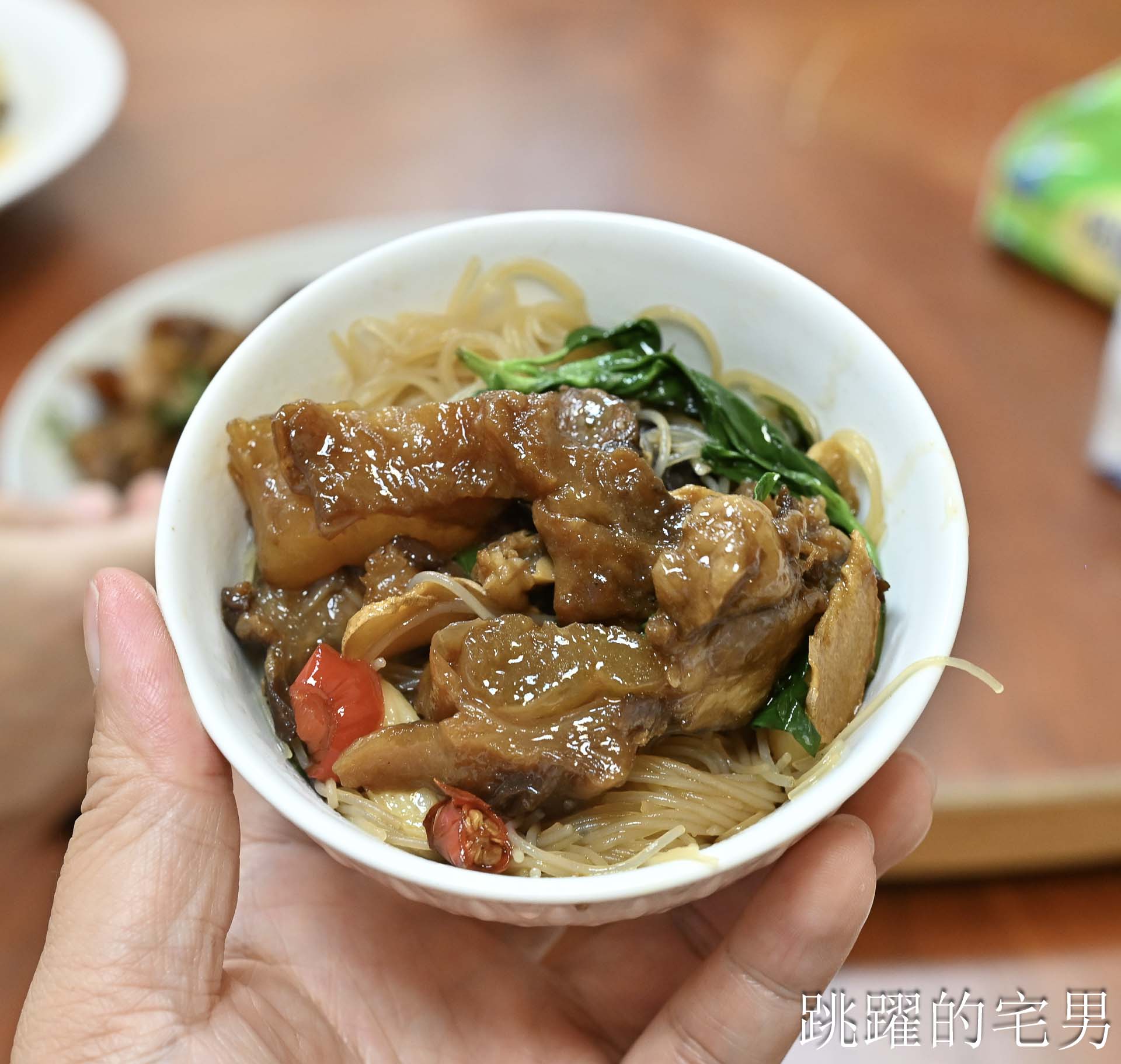 [花蓮有包廂餐廳]原內靜香A灶咖-沒招牌全場就1桌，最好喝蛋花湯居然在這裡?! 免收開瓶費沒招牌家庭式投幣卡拉OK，花蓮唱歌餐廳推薦，無菜單料理