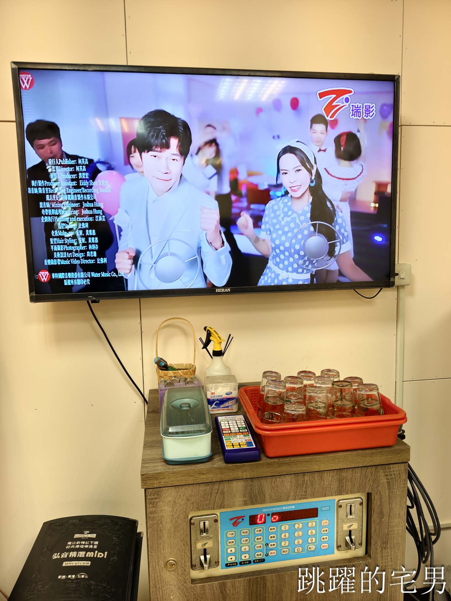 [花蓮有包廂餐廳]原內靜香A灶咖-沒招牌全場就1桌，最好喝蛋花湯居然在這裡?! 免收開瓶費沒招牌家庭式投幣卡拉OK，花蓮唱歌餐廳推薦，無菜單料理