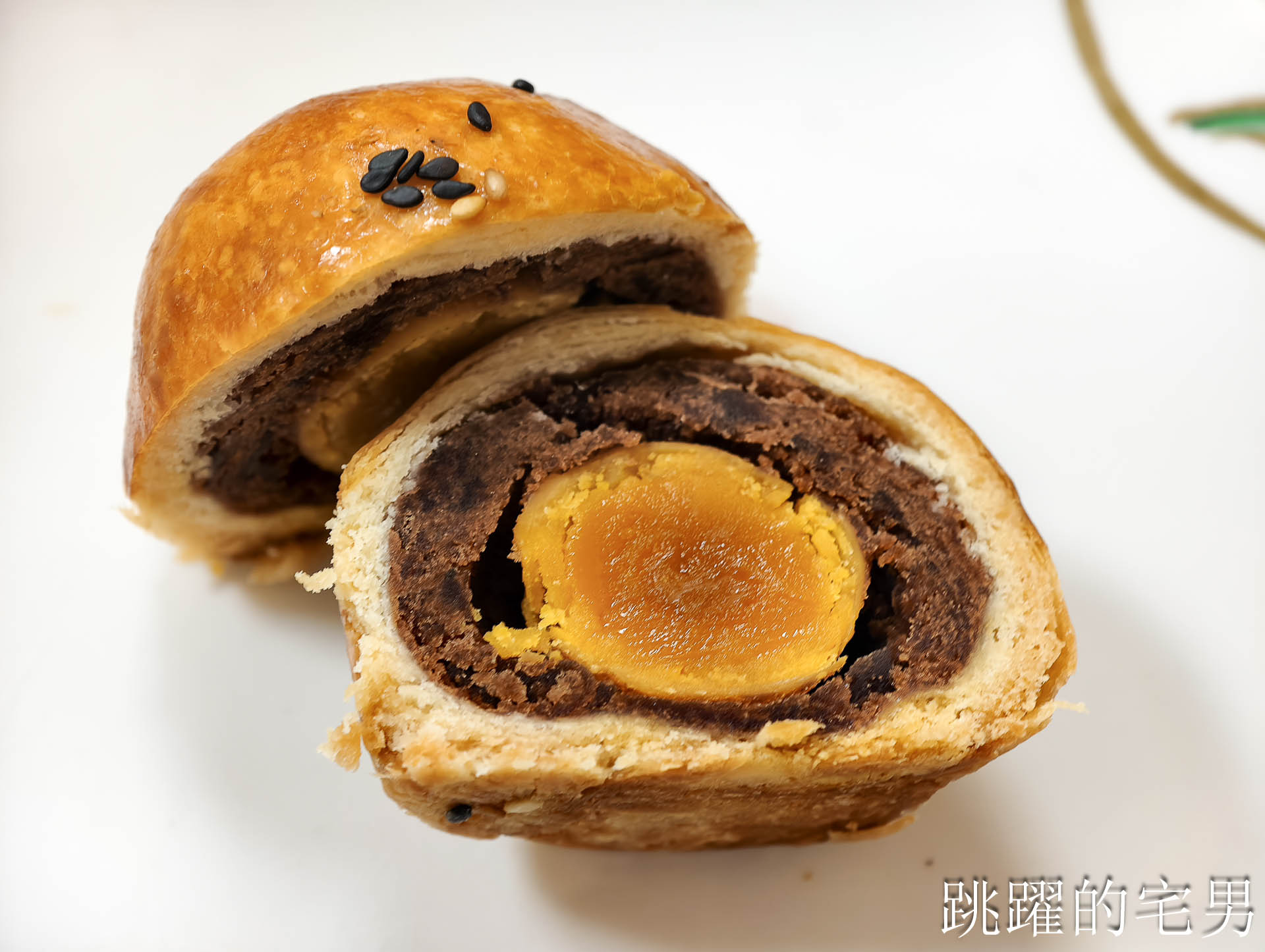 [法朋烘焙甜點坊]2026法朋蛋黃酥開箱- 難怪每年有人搶！蛋黃油到發亮，吃完奶油香還留在嘴裡 台北蛋黃酥推薦，中秋送禮推薦，台北大安區甜點