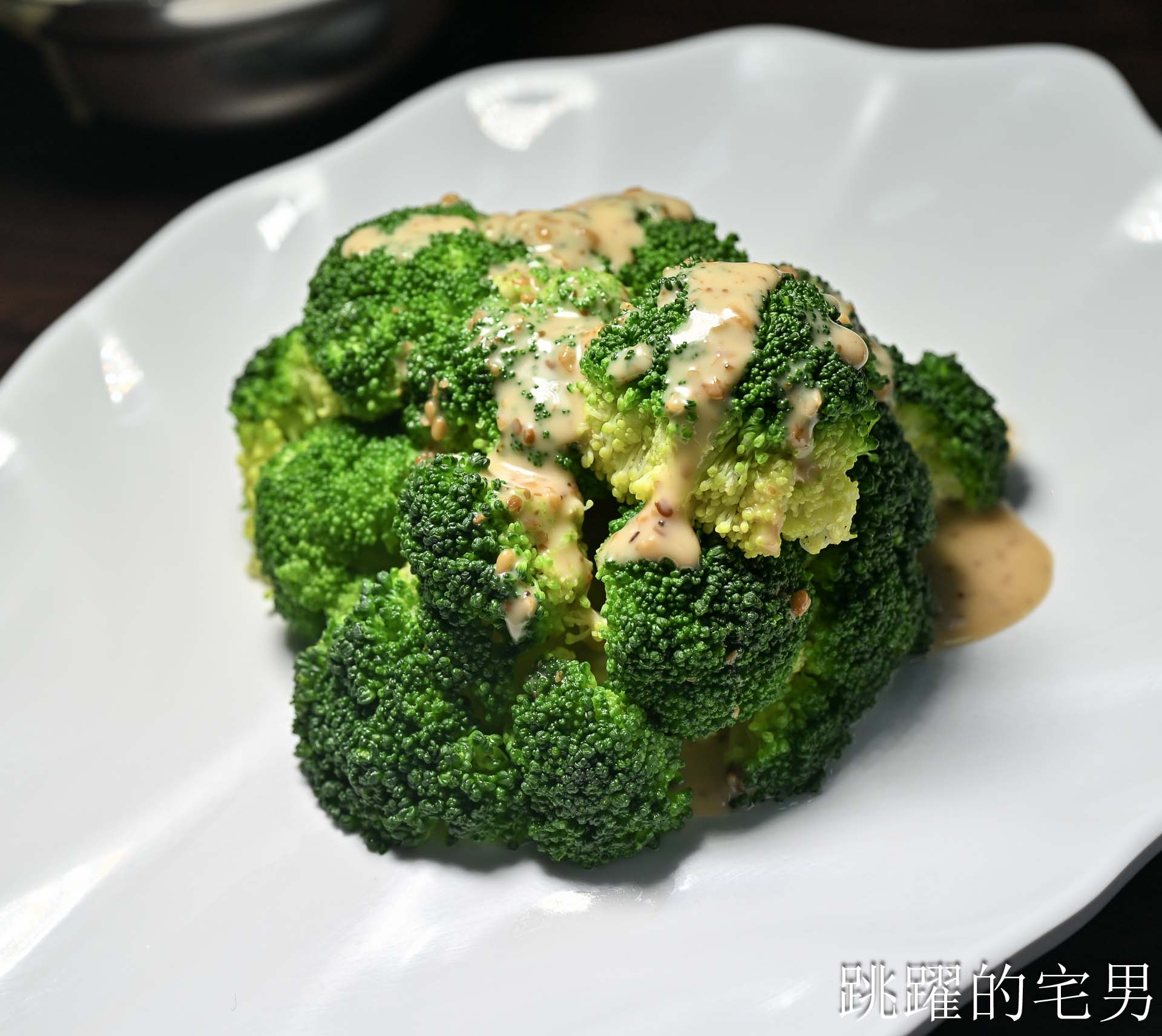 [竹山美食推薦]以鵝傳鵝竹山總店-這家完全可以為了這個燒鵝來南投，皮脆肉嫩味道超迷人，還能點半隻太方便了，台灣燒鵝推薦，紫南宮美食、竹山聚餐推薦