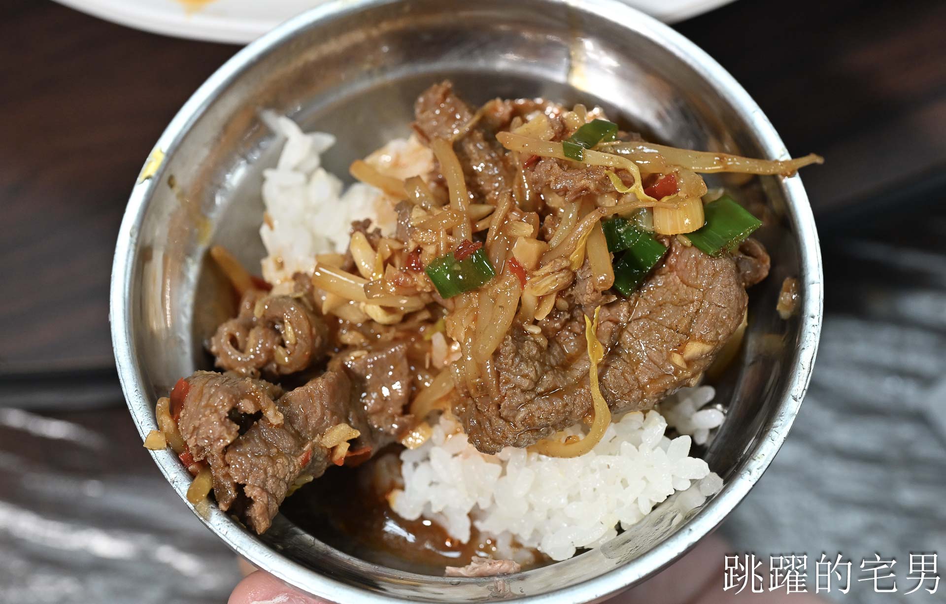 [竹山美食推薦]以鵝傳鵝竹山總店-這家完全可以為了這個燒鵝來南投，皮脆肉嫩味道超迷人，還能點半隻太方便了，台灣燒鵝推薦，紫南宮美食、竹山聚餐推薦