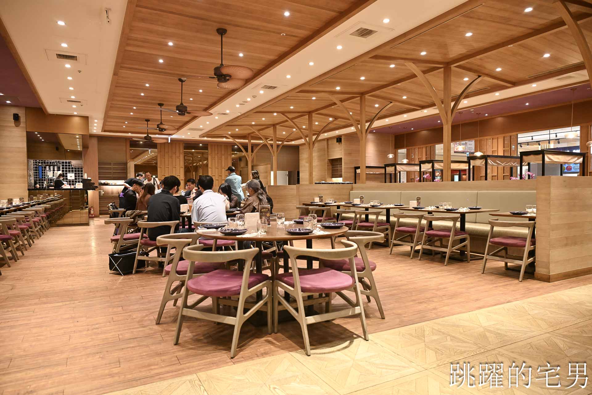 [新莊美食]NARA Thai Cuisine 泰式料理(新北新莊宏匯店)-新北米其林推薦泰國料理餐廳，空間質感好