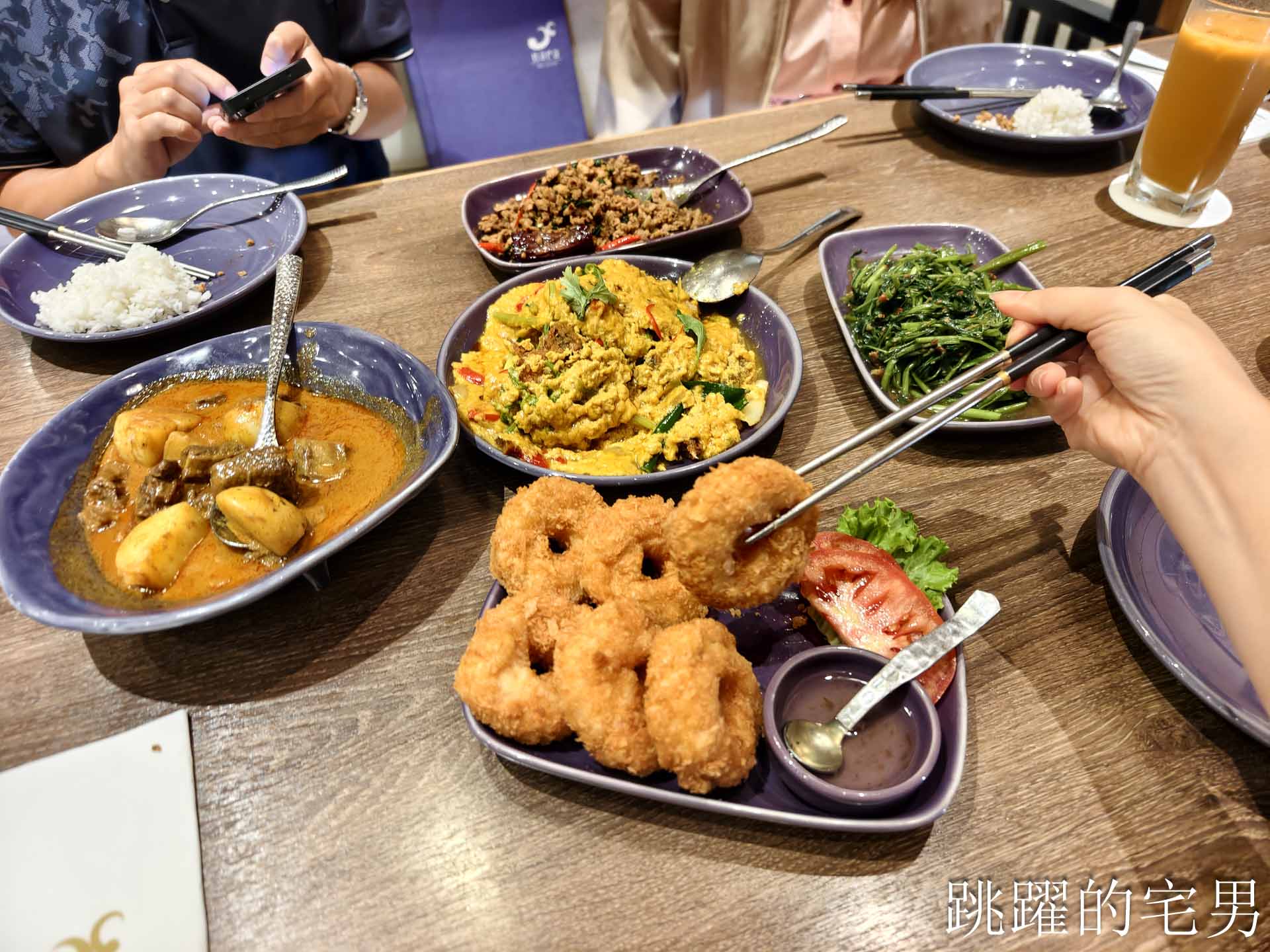[新莊美食]NARA Thai Cuisine 泰式料理(新北新莊宏匯店)-新北米其林推薦泰國料理餐廳，空間質感好