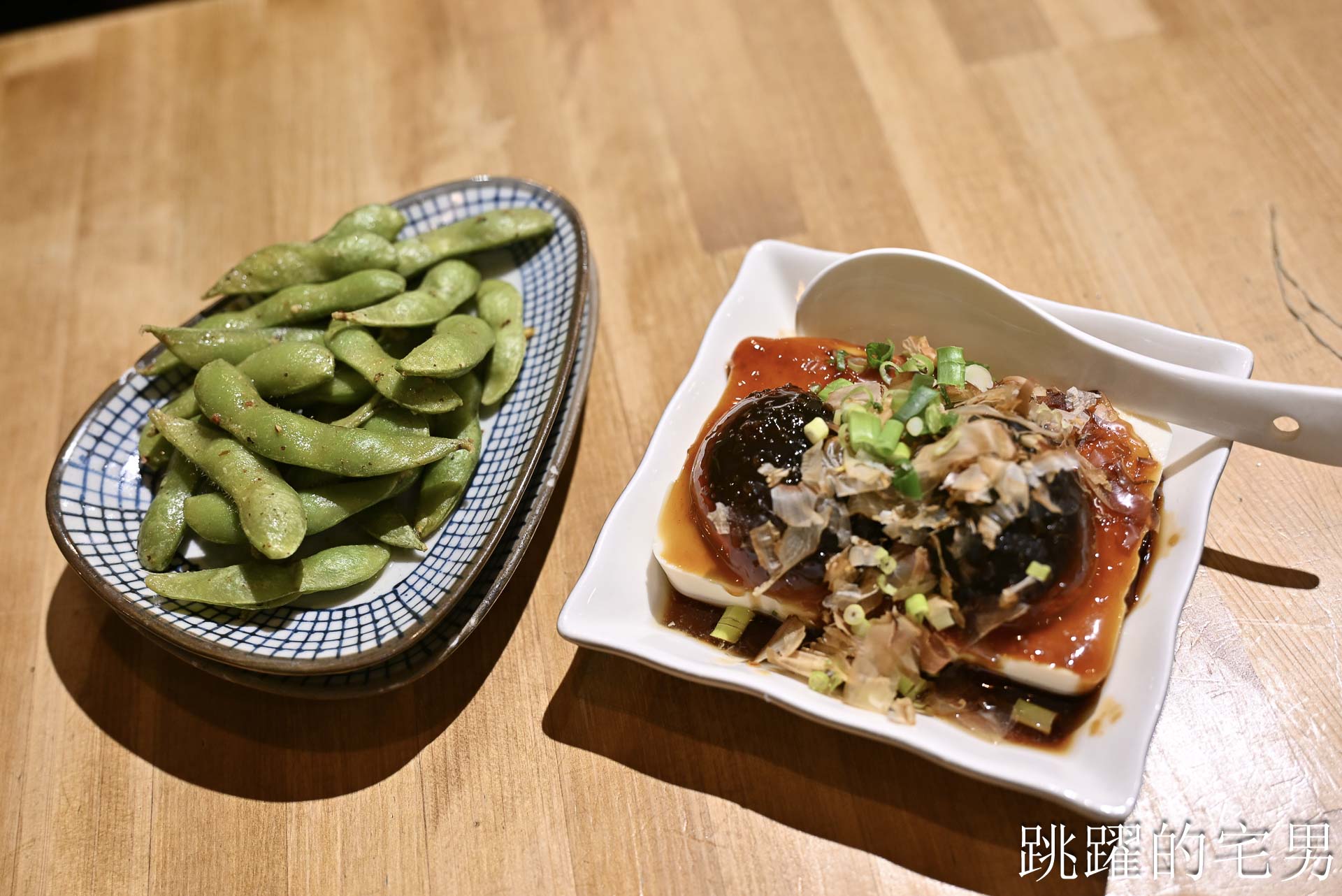 [花蓮美食]平行時空小茶室-老屋茶鋪還是花蓮寵物友善餐廳，滷肉飯套餐99元，附2樣小菜和湯C/P值很高
