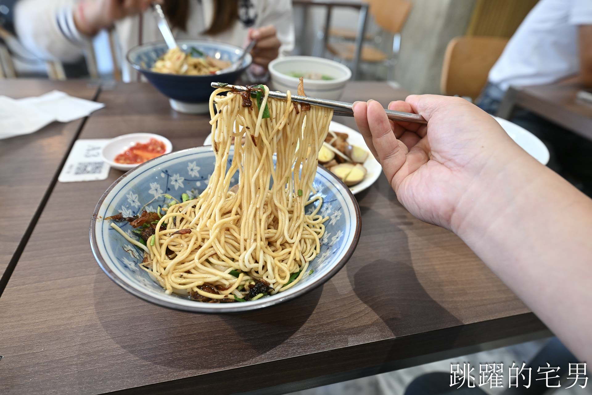 [玉里美食]馬蓋先美食玉里麵-空間像早午餐的花蓮麵店，玉里下午有營業餐廳