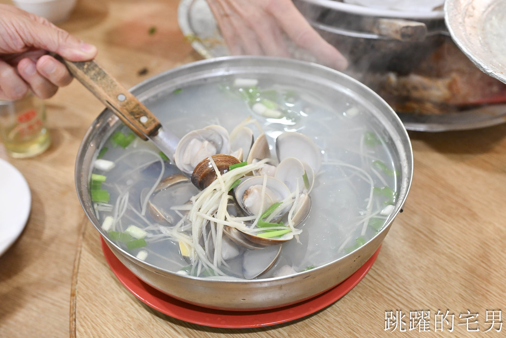[大安區熱炒]日海海鮮店-這家台北熱炒好吃到續點27道菜?!  牛小排超級美味，捷運科技大樓站美食推薦，台北海產店推薦