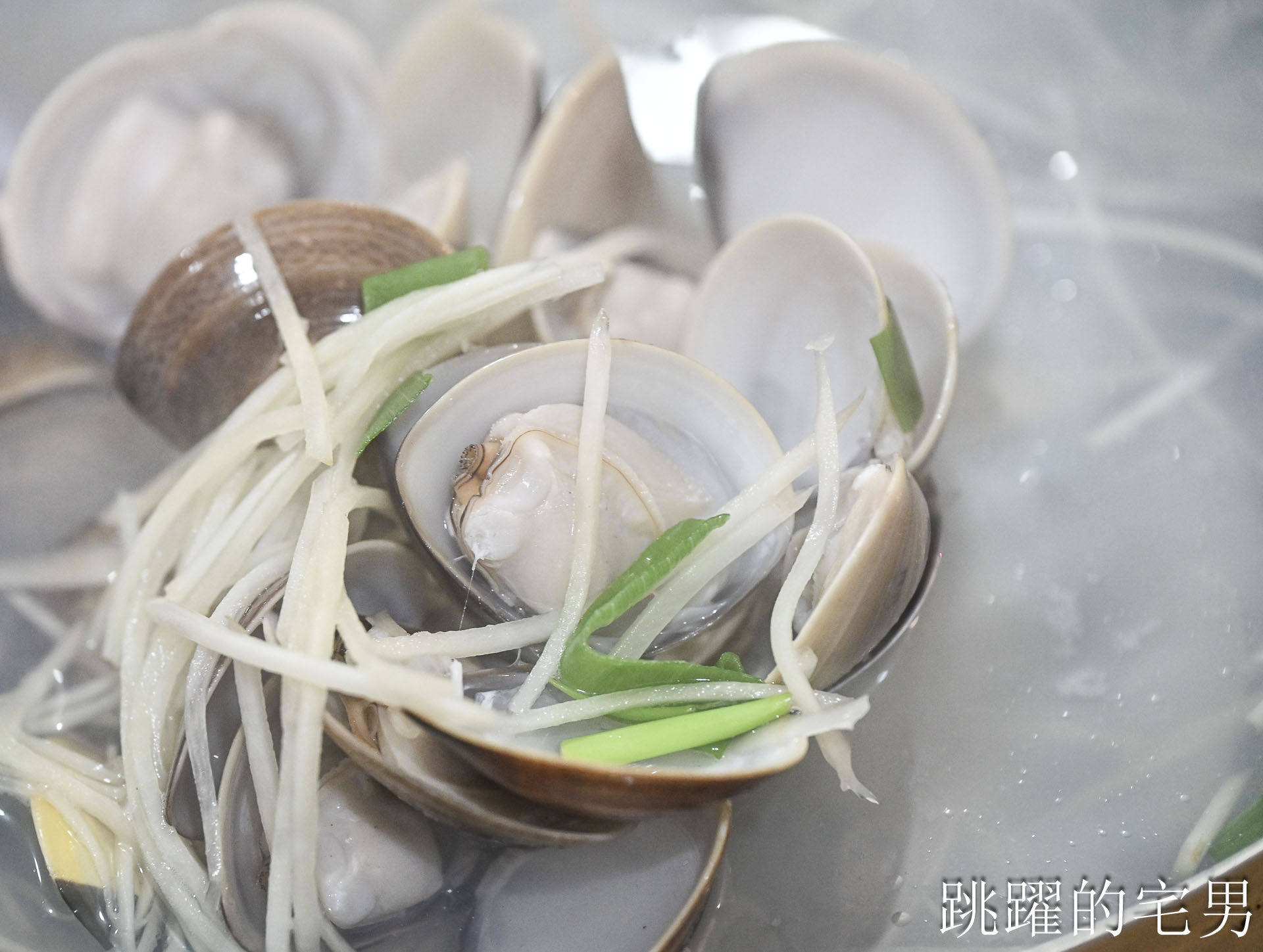 [大安區熱炒]日海海鮮店-這家台北熱炒好吃到續點27道菜?!  牛小排超級美味，捷運科技大樓站美食推薦，台北海產店推薦