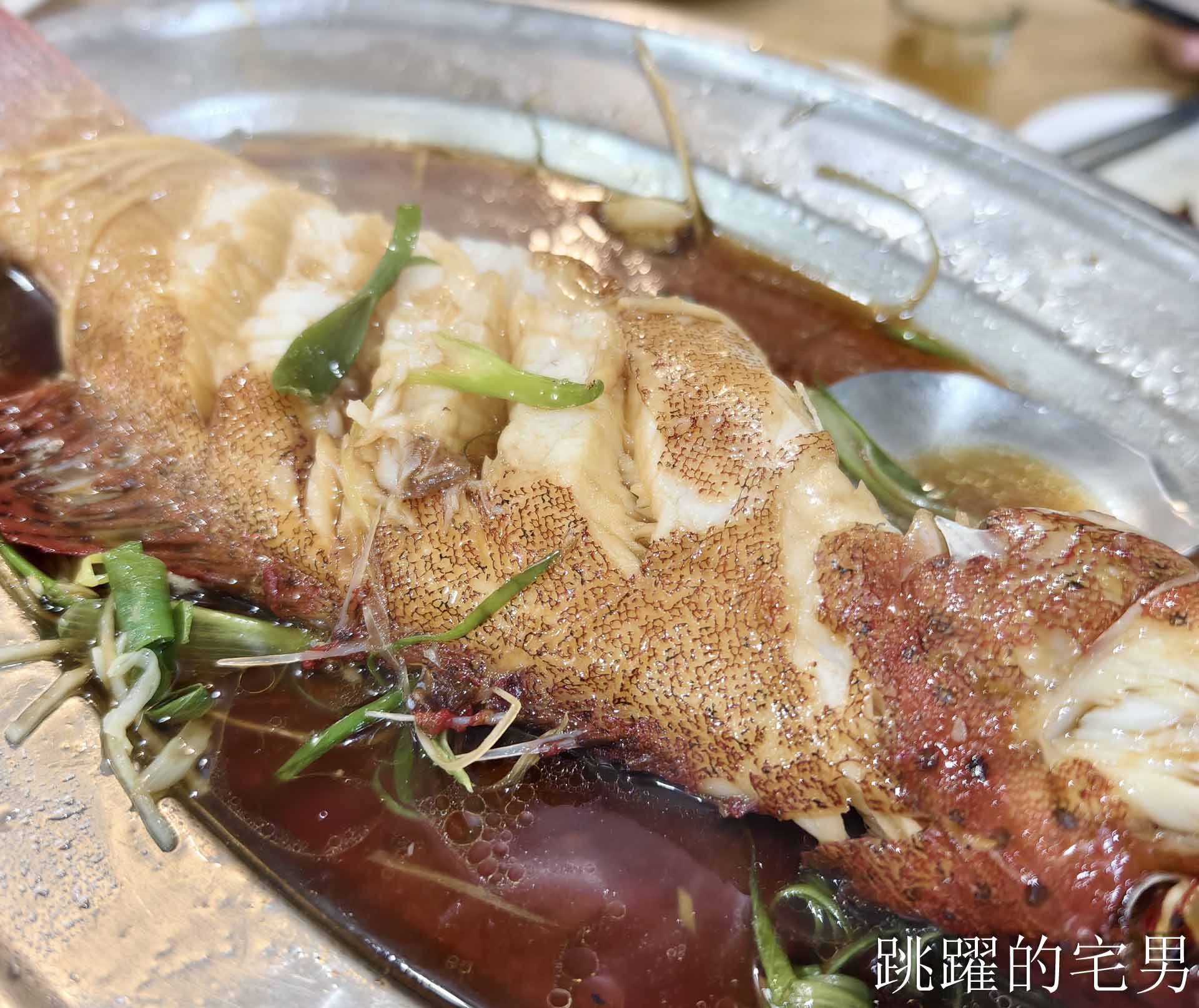[大安區熱炒]日海海鮮店-這家台北熱炒好吃到續點27道菜?!  牛小排超級美味，捷運科技大樓站美食推薦，台北海產店推薦