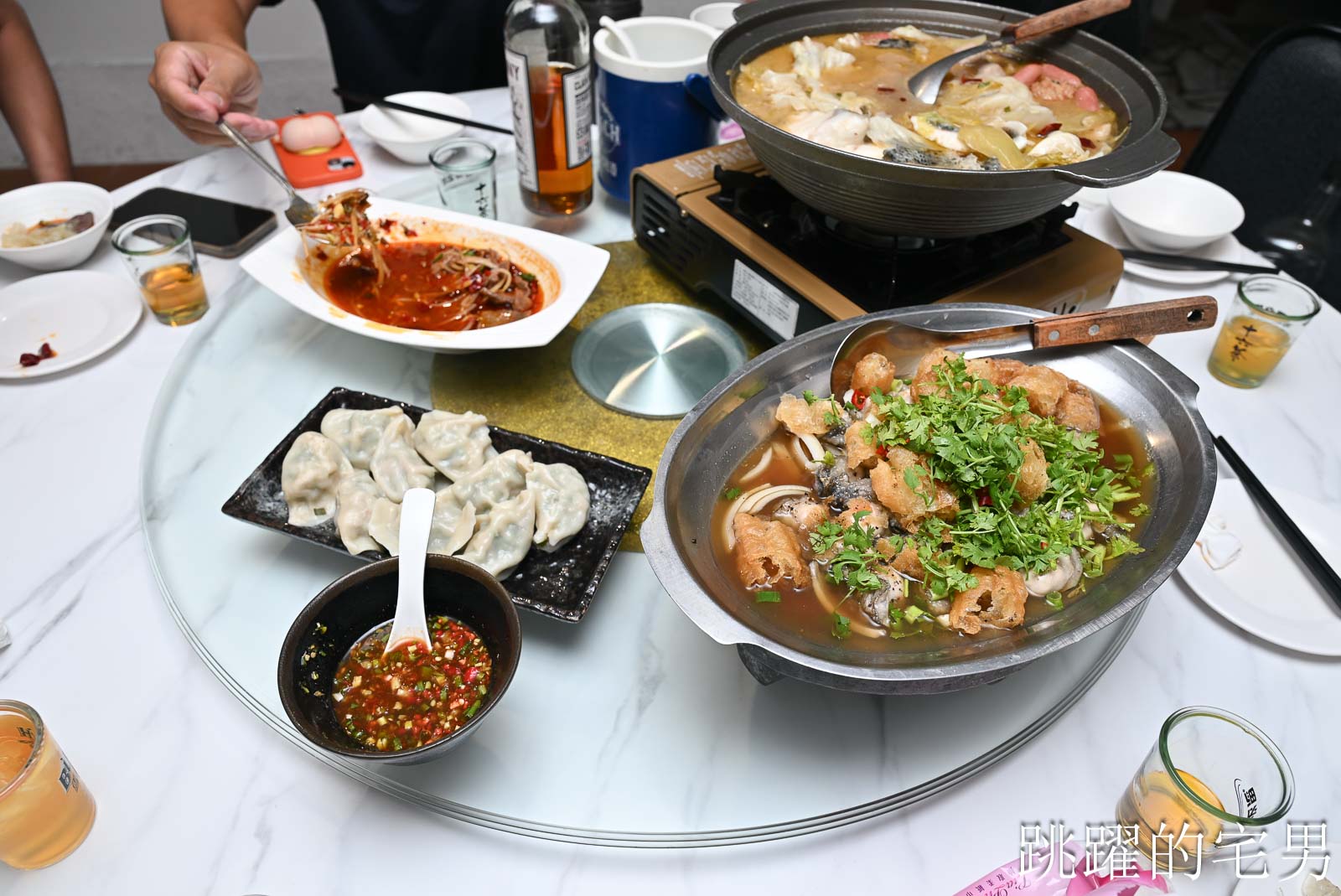 [花蓮美食]芭樂貳號小吃部-這家推出花蓮蔥油餅，超厚又有蔥香，大顆水餃還是筍子口味，花蓮中餐廳聚餐推薦