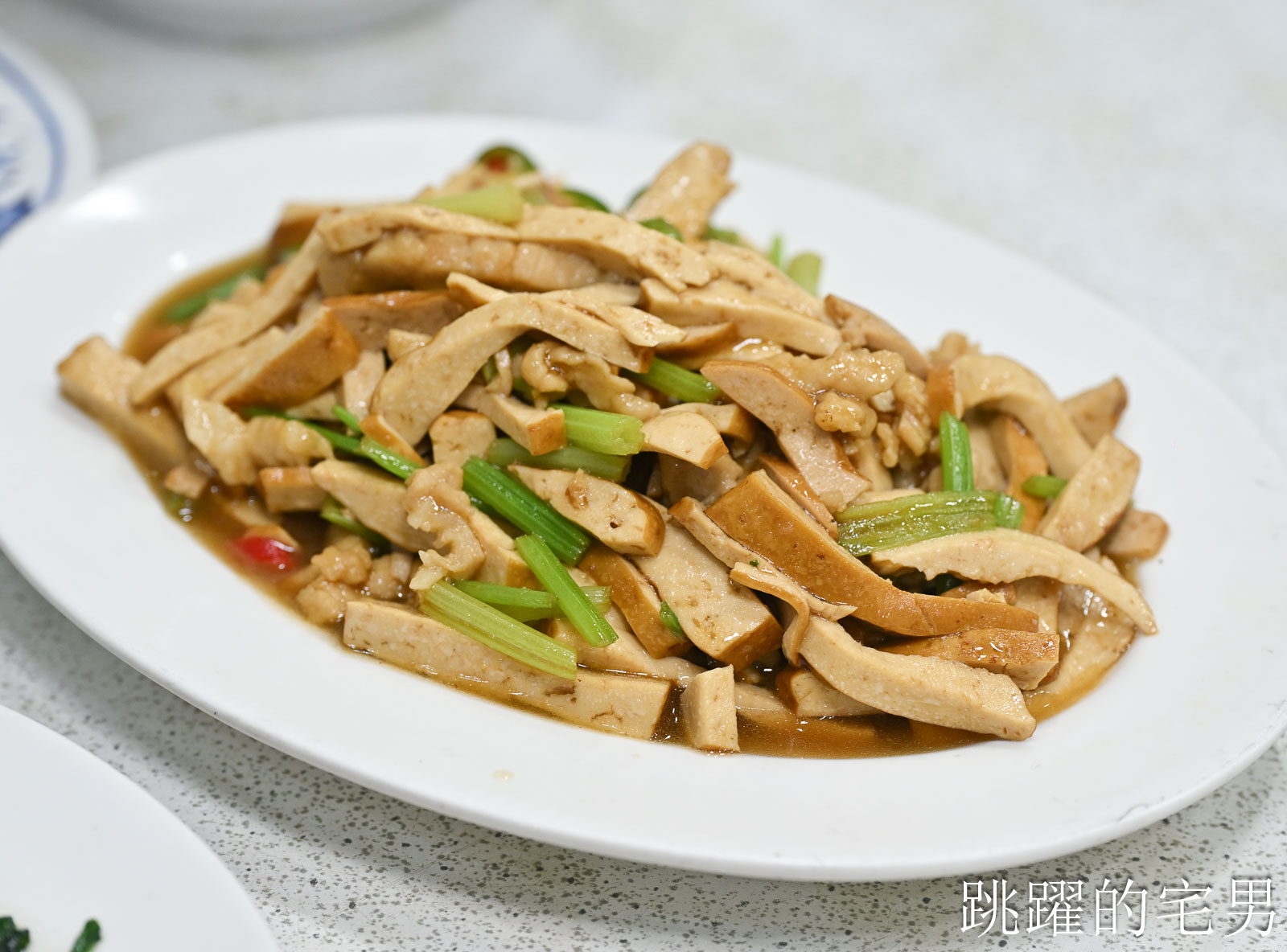 [大安區美食]忠南飯館-1個人300元吃到撐，60年台北眷村菜真的有夠下飯! 忠南飯館必點梅干扣肉、紅燒獅子頭，老闆推薦神菜居然沒點到很後悔，忠孝復興站美食