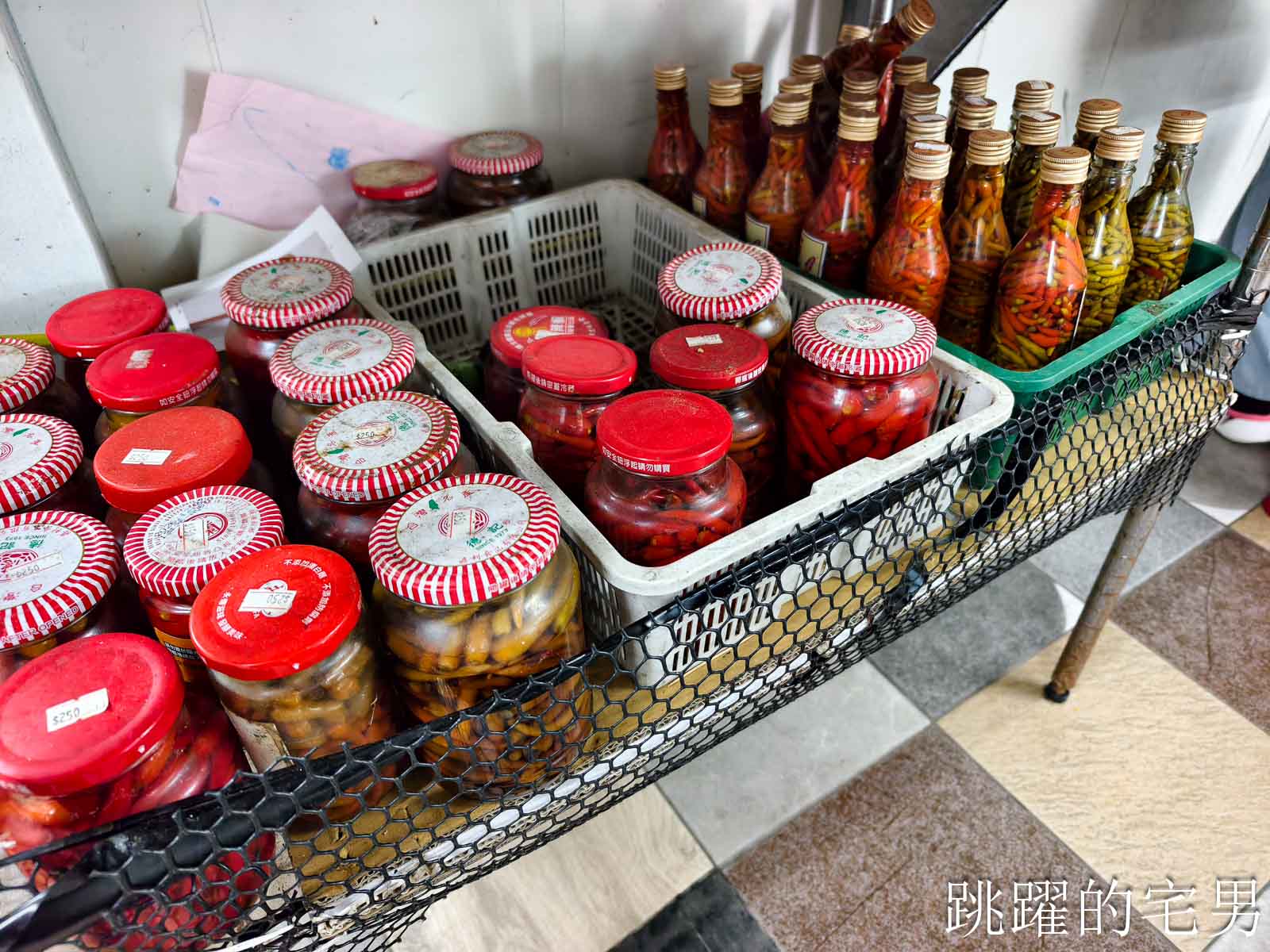 [新城美食]青蛙臭豆腐-被嫌辣椒不夠辣，現在老闆娘辣得驚人，餐點選擇很多樣，份量多吃很飽，新城早餐