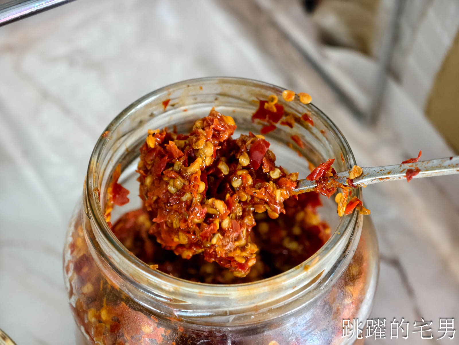 [新城美食]青蛙臭豆腐-被嫌辣椒不夠辣，現在老闆娘辣得驚人，餐點選擇很多樣，份量多吃很飽，新城早餐