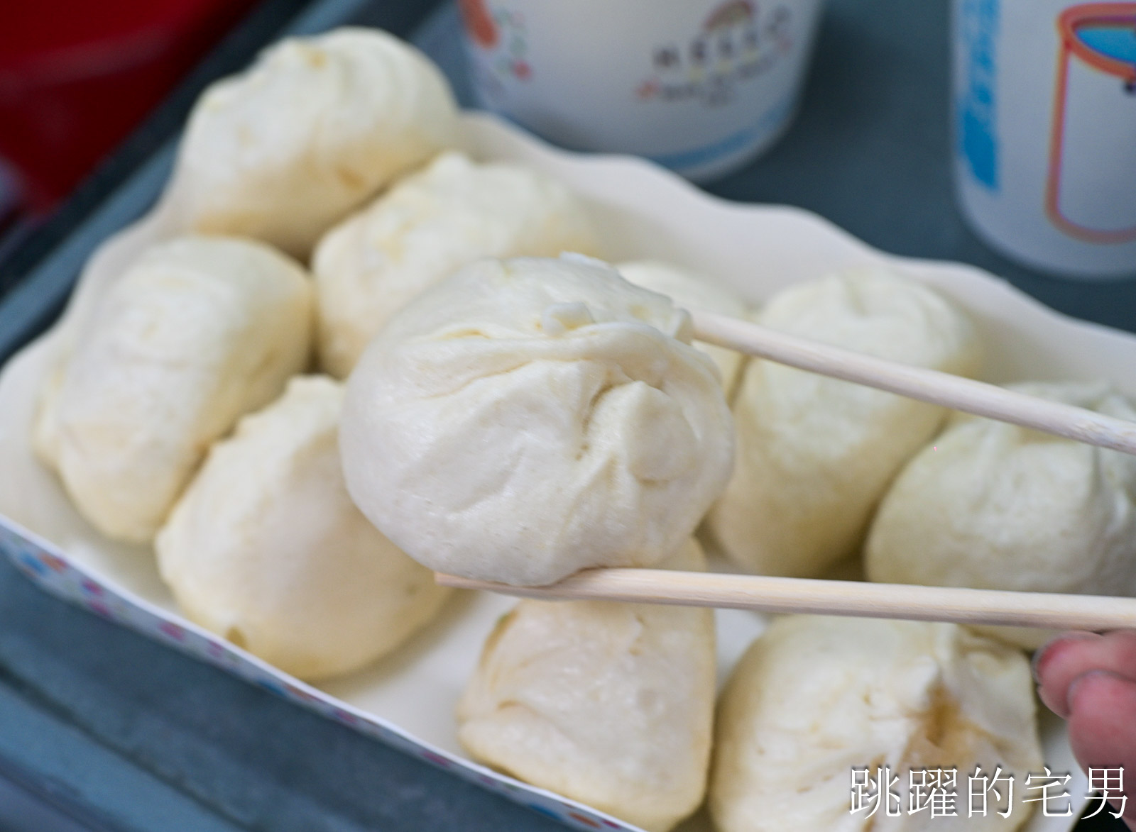 [花蓮美食]花蓮公正包子店-厚皮蓬鬆的小籠包，40年以上花蓮老店，老師傅手工包包子、竹蒸籠堆超高