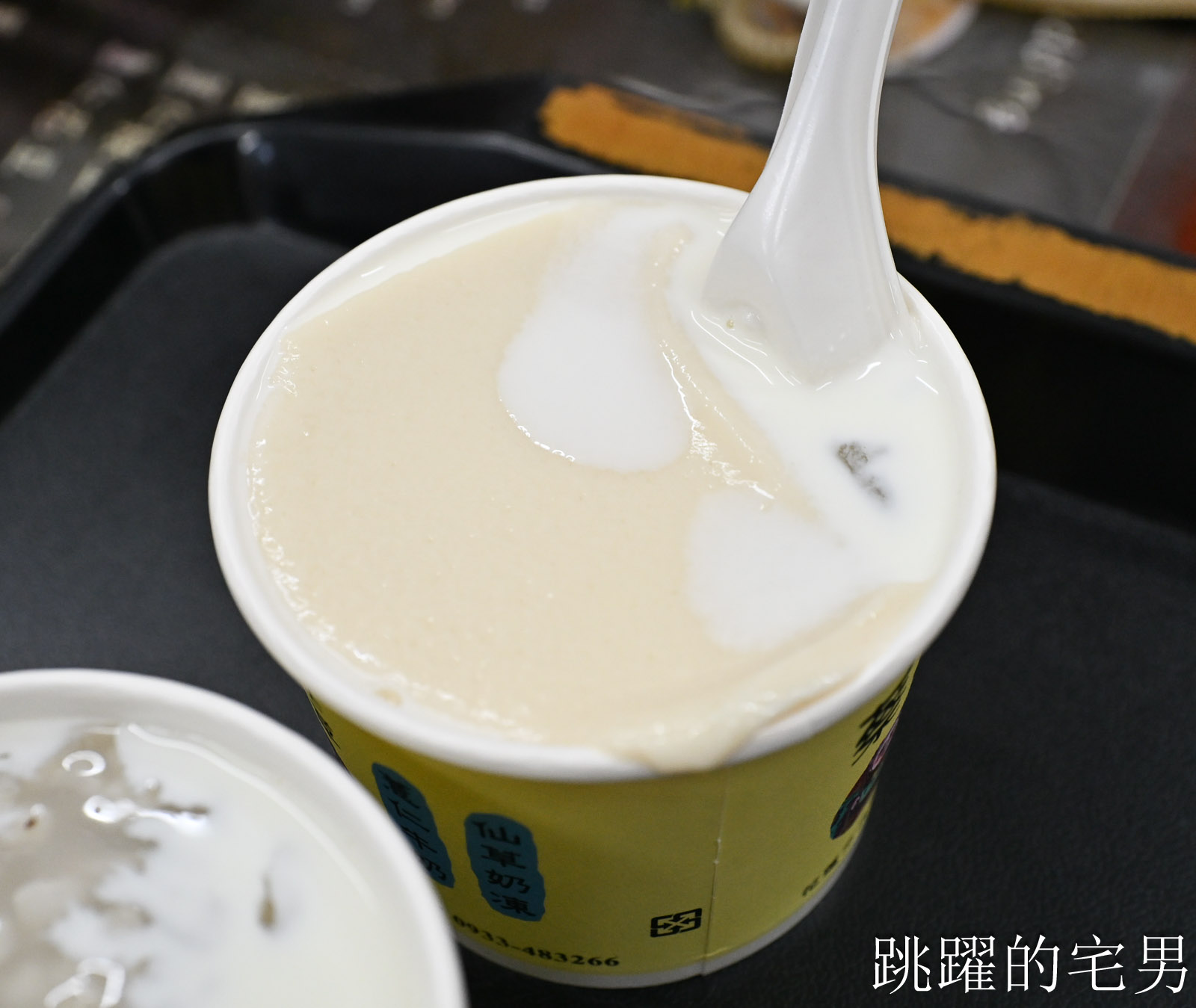 [花蓮甜點]蔡記豆花-近30年花蓮老店，薏仁牛奶真的好吃，招牌仙草奶凍，薏仁豆花推薦