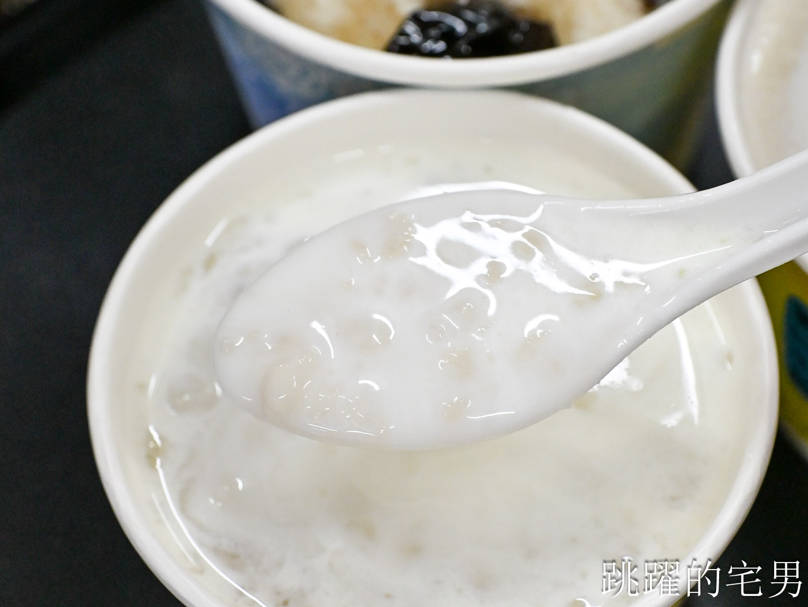 [花蓮甜點]蔡記豆花-近30年花蓮老店，薏仁牛奶真的好吃，招牌仙草奶凍，薏仁豆花推薦