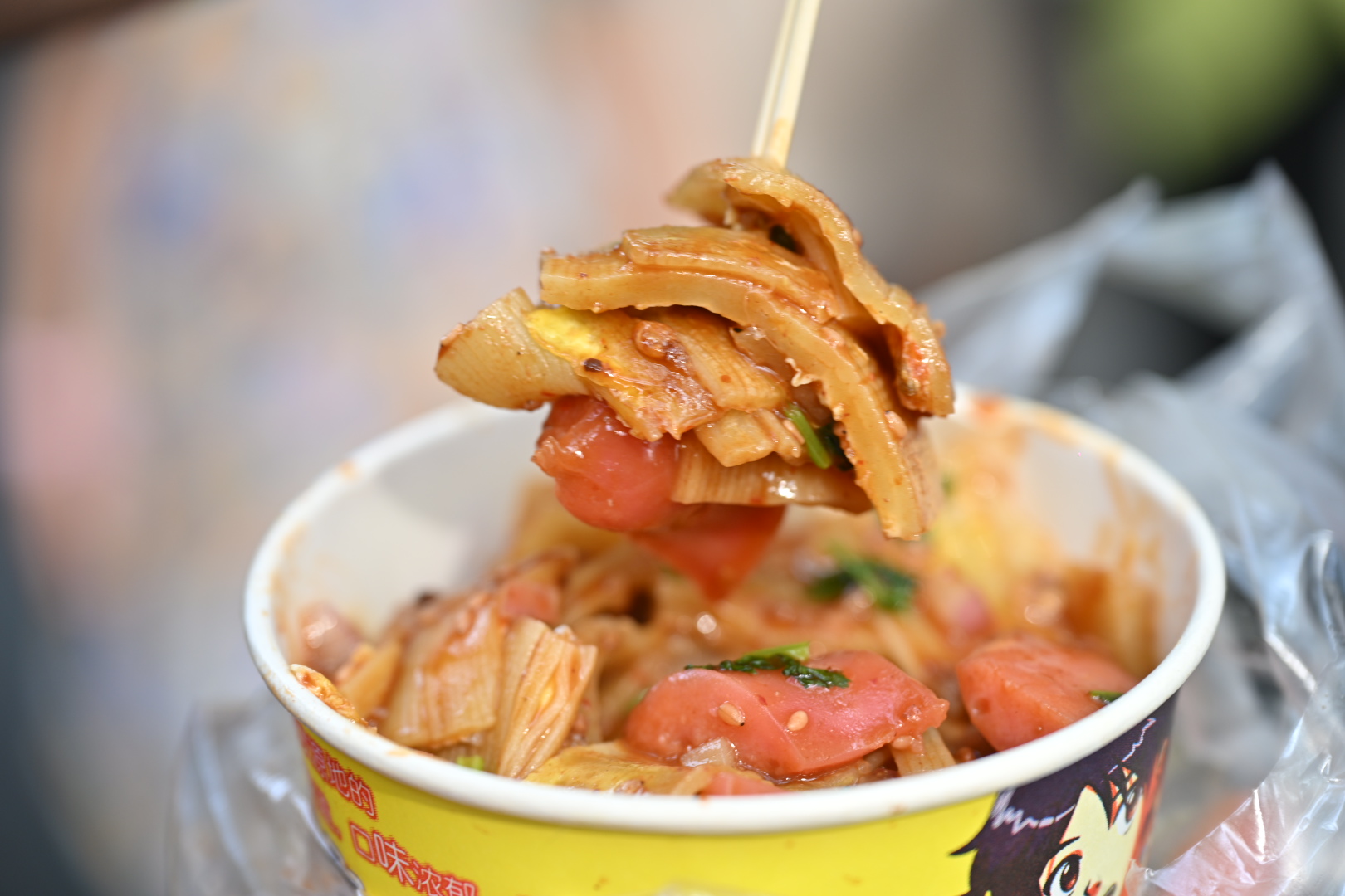 [哈爾濱美食]第一次逛東北早市！東北幣驚呆我，包子居然只要1元？哈爾濱紅磚街早市物價太驚人