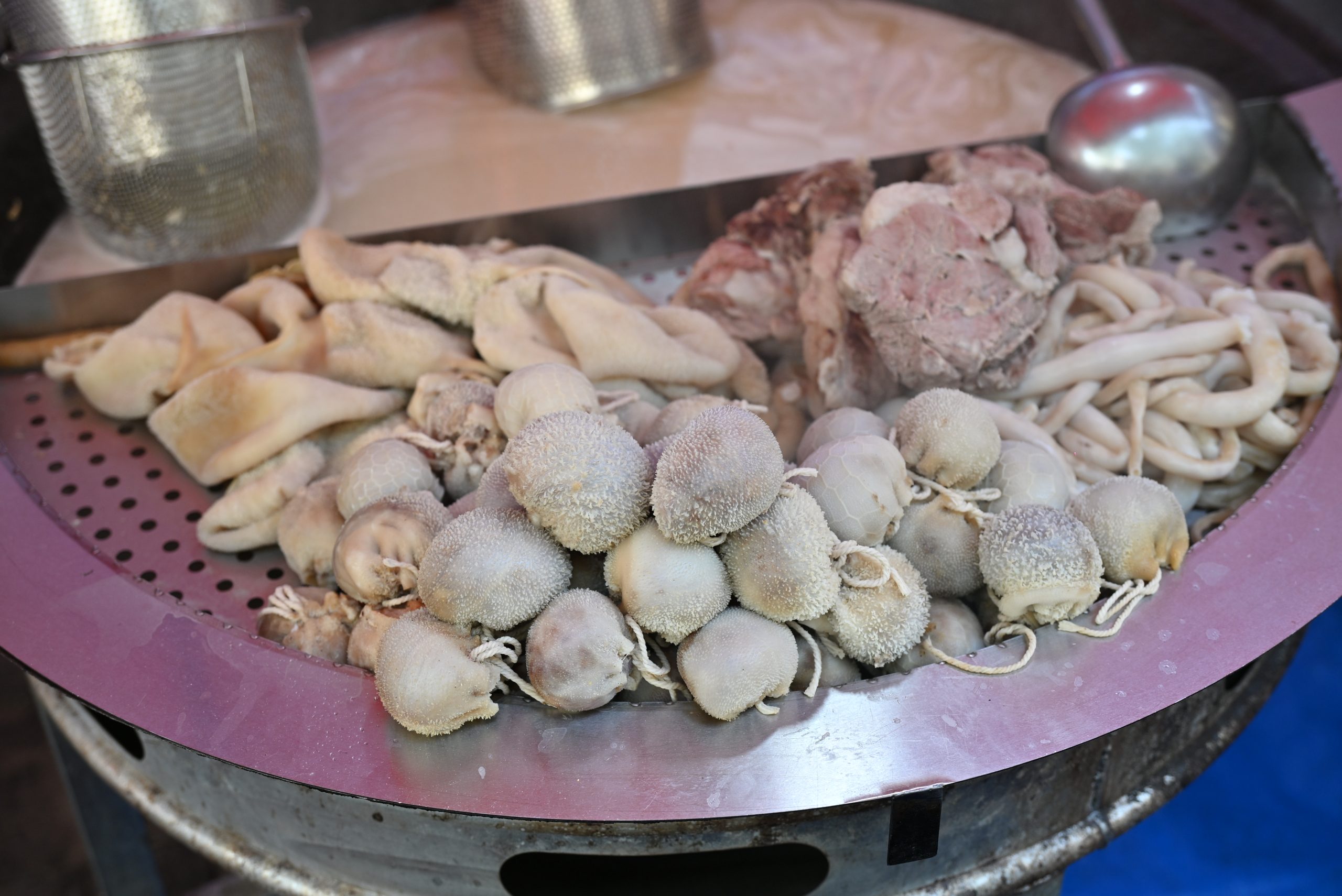 [哈爾濱美食]第一次逛東北早市！東北幣驚呆我，包子居然只要1元？哈爾濱紅磚街早市物價太驚人