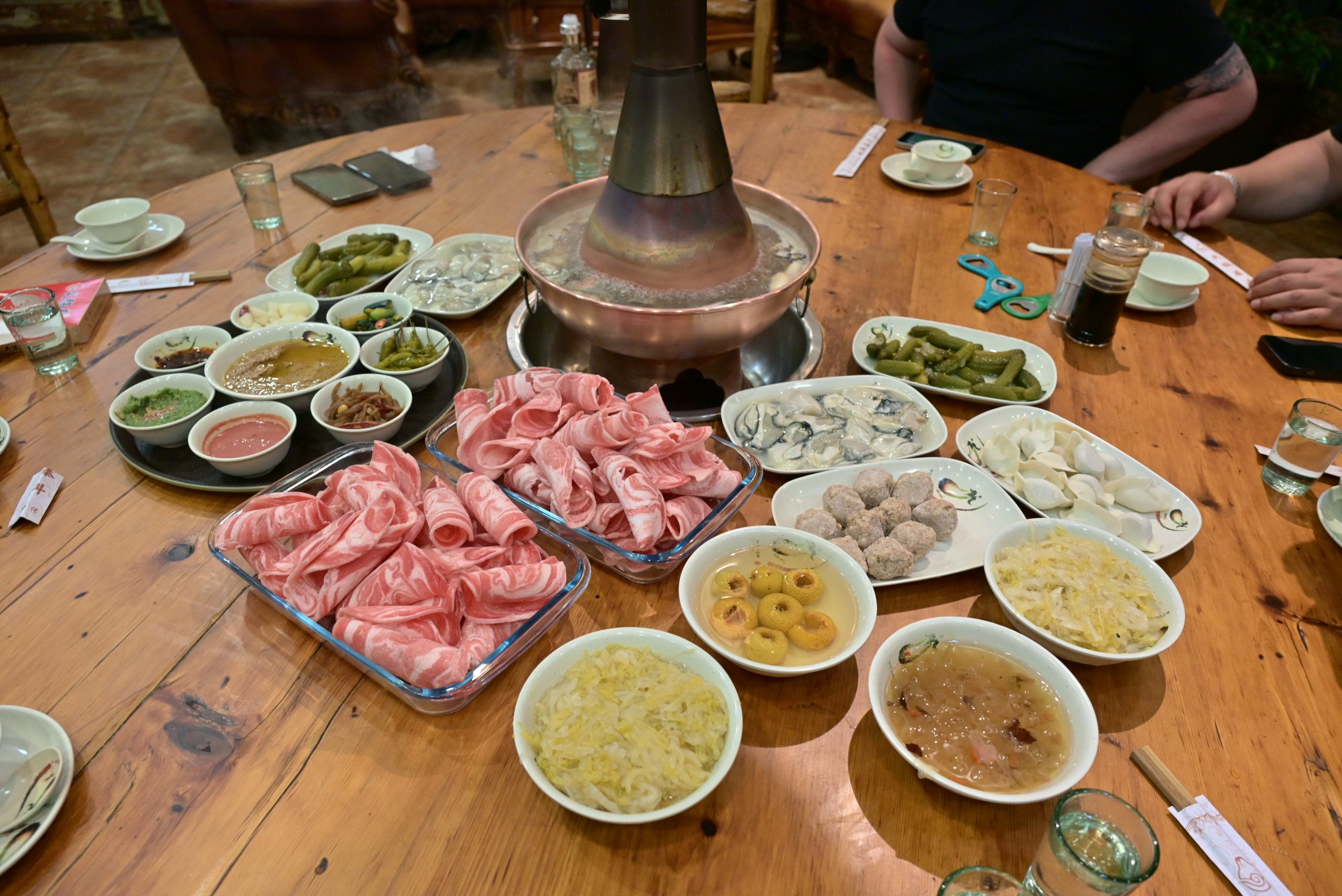 [哈爾濱美食]第一次逛東北早市！東北幣驚呆我，包子居然只要1元？哈爾濱紅磚街早市物價太驚人