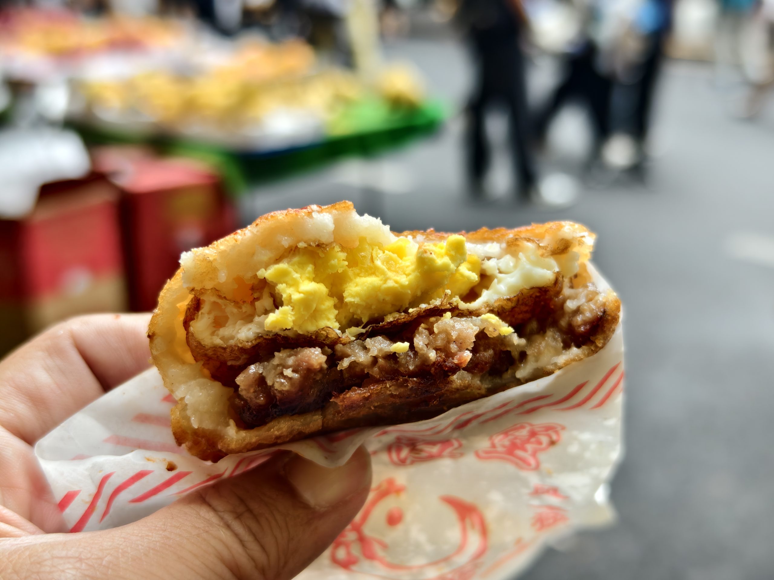 [哈爾濱美食]第一次逛東北早市！東北幣驚呆我，包子居然只要1元？哈爾濱紅磚街早市物價太驚人