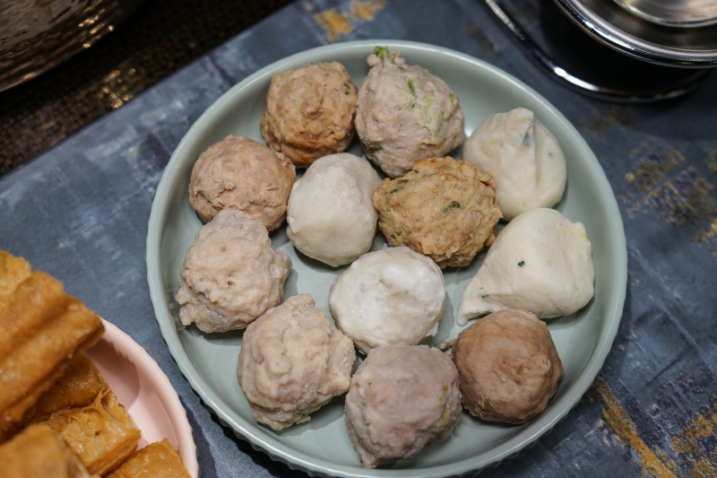 [台北松山區美食]老撈麻辣鍋-新派火鍋及私房料理-黃牛胸肉獨特口感 油脂鮮甜而不膩  美味火鍋推薦 近捷運南京復興站