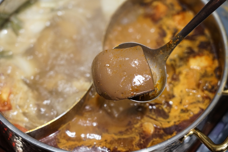 [台北松山區美食]老撈麻辣鍋-新派火鍋及私房料理-黃牛胸肉獨特口感 油脂鮮甜而不膩  美味火鍋推薦 近捷運南京復興站