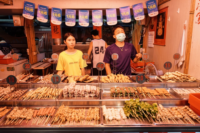 [花蓮東大門夜市美食]游家來來烤肉-花蓮老字號烤肉 味道足又好吃