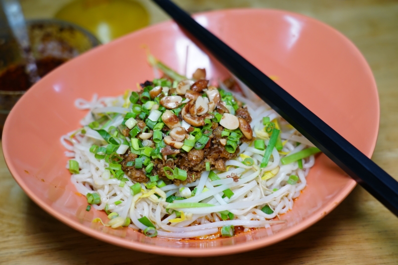 [花蓮吉安美食]重慶小麵川味熱炒-酸辣粉超對味 下午不休息有營業