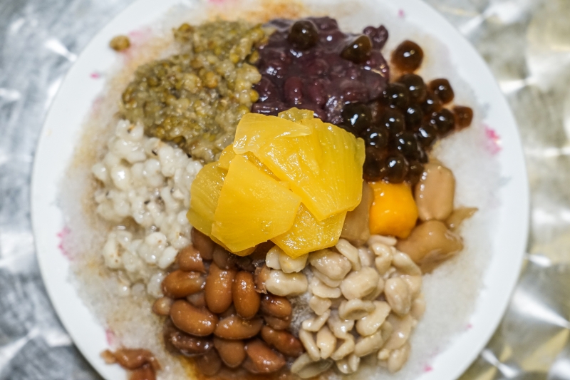 [捷運忠孝復興站美食]小時候冰菓室-花雕牛滷飯軟嫩好滋味 雞湯好喝又暖心 剉冰自製配料安心美味 台北東區美食傳統小吃