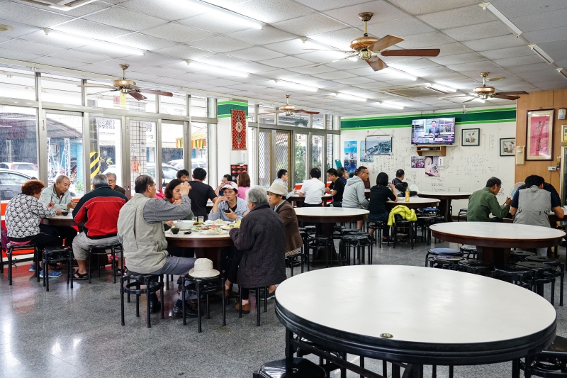 [花蓮鳳林美食}如意亭美食館-大滷麵片口感Q 水餃推薦  鳳林在地美食推薦